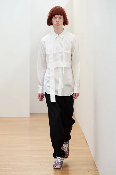 Look 25